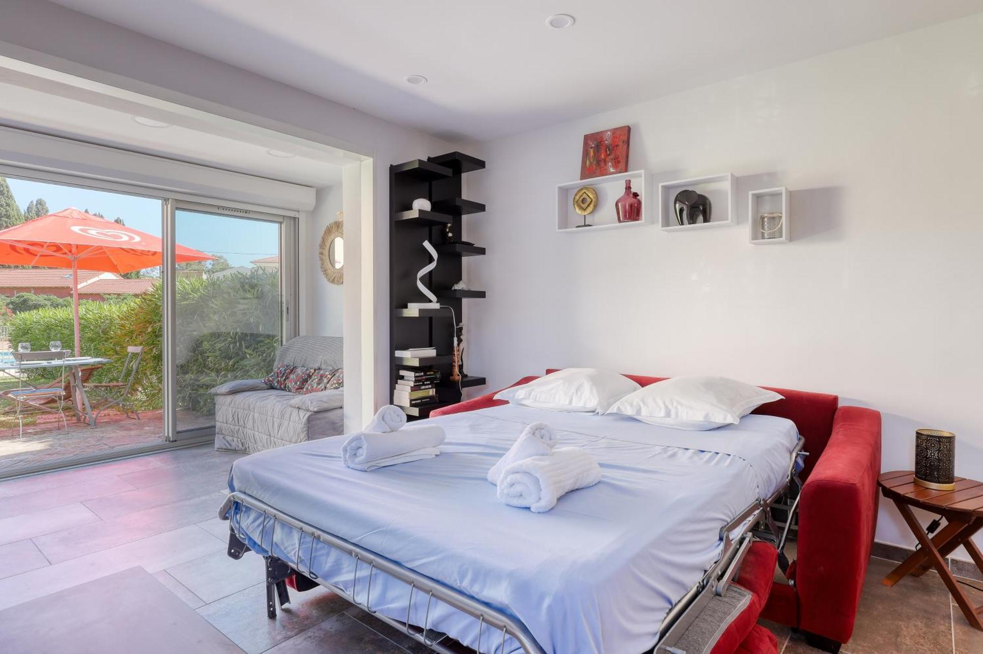 Magnificent Newly Renovated Close To Beach & Swimming Pool Le Lavandou Kültér fotó