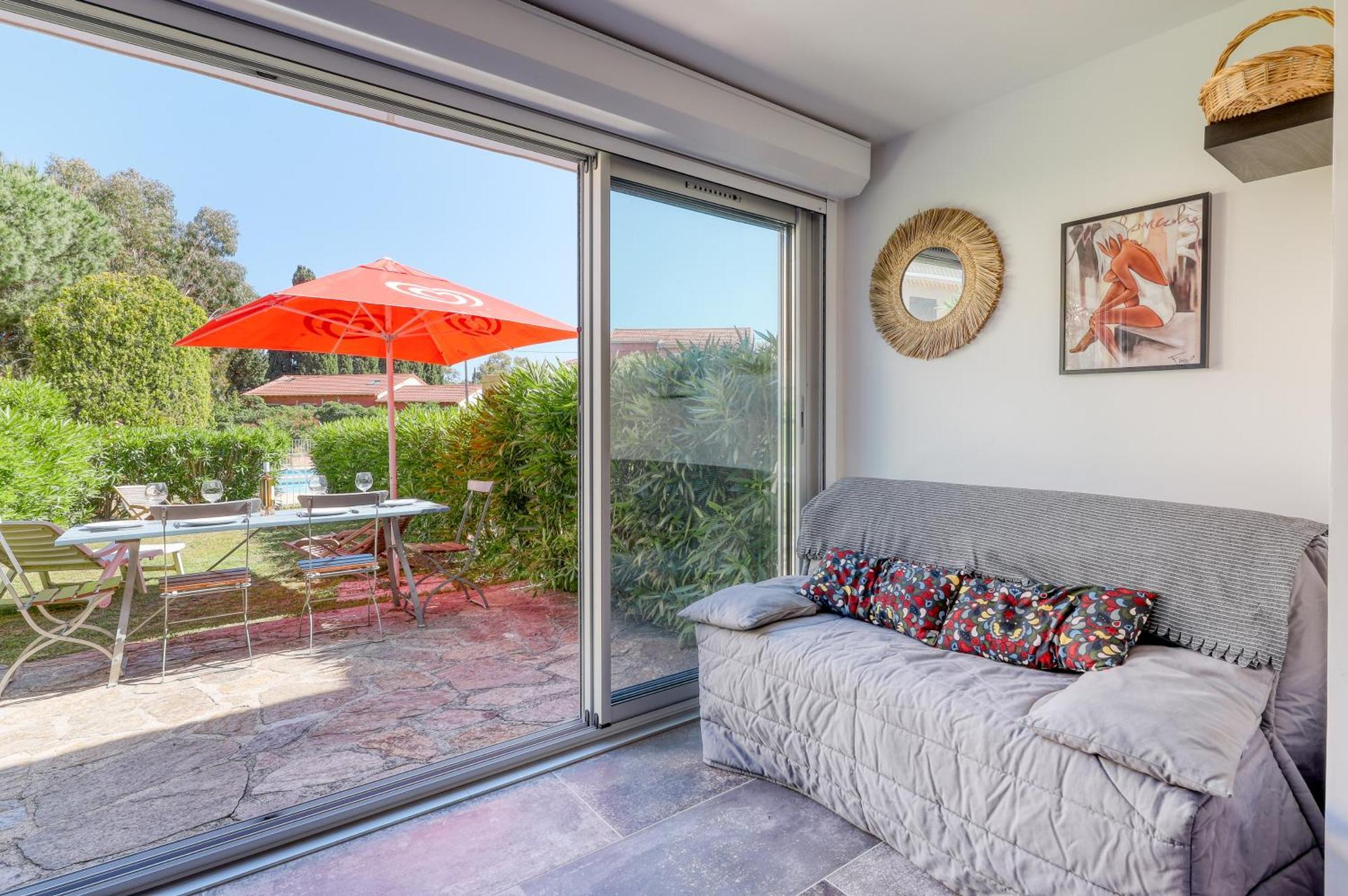 Magnificent Newly Renovated Close To Beach & Swimming Pool Le Lavandou Kültér fotó
